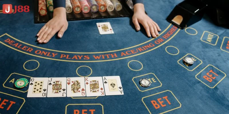 Mẹo Soi Cầu Baccarat: Kỹ Thuật Bắt Cầu Về Xanh Chín Tại J88